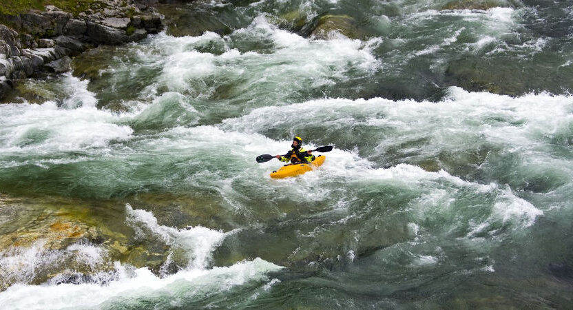 river rafting at manali